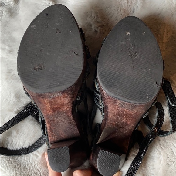 Kenneth Cole black strapy heels size 7 - Picture 4 of 4